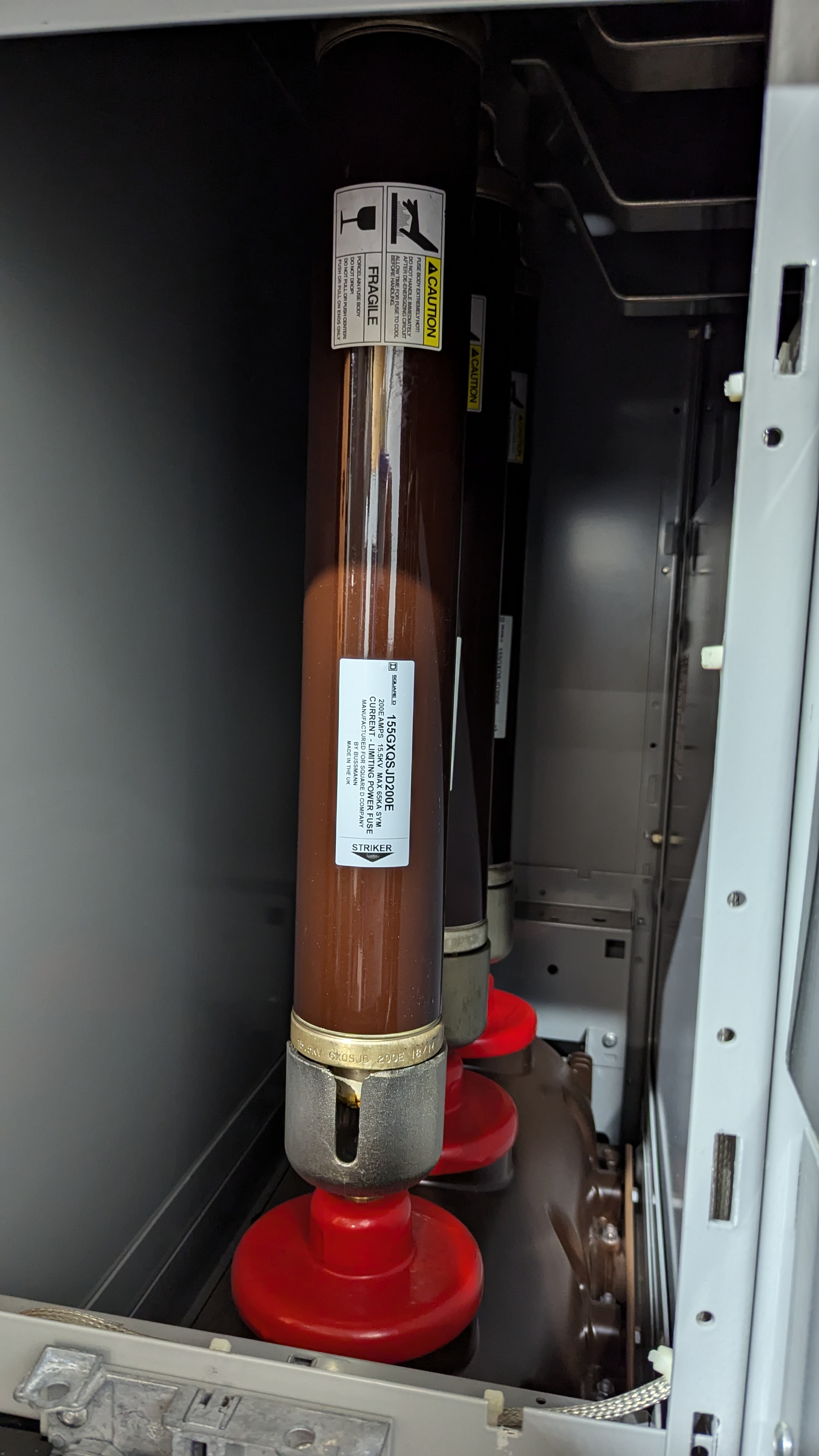 HVL load interrupter switchgear, photo 5 of 17