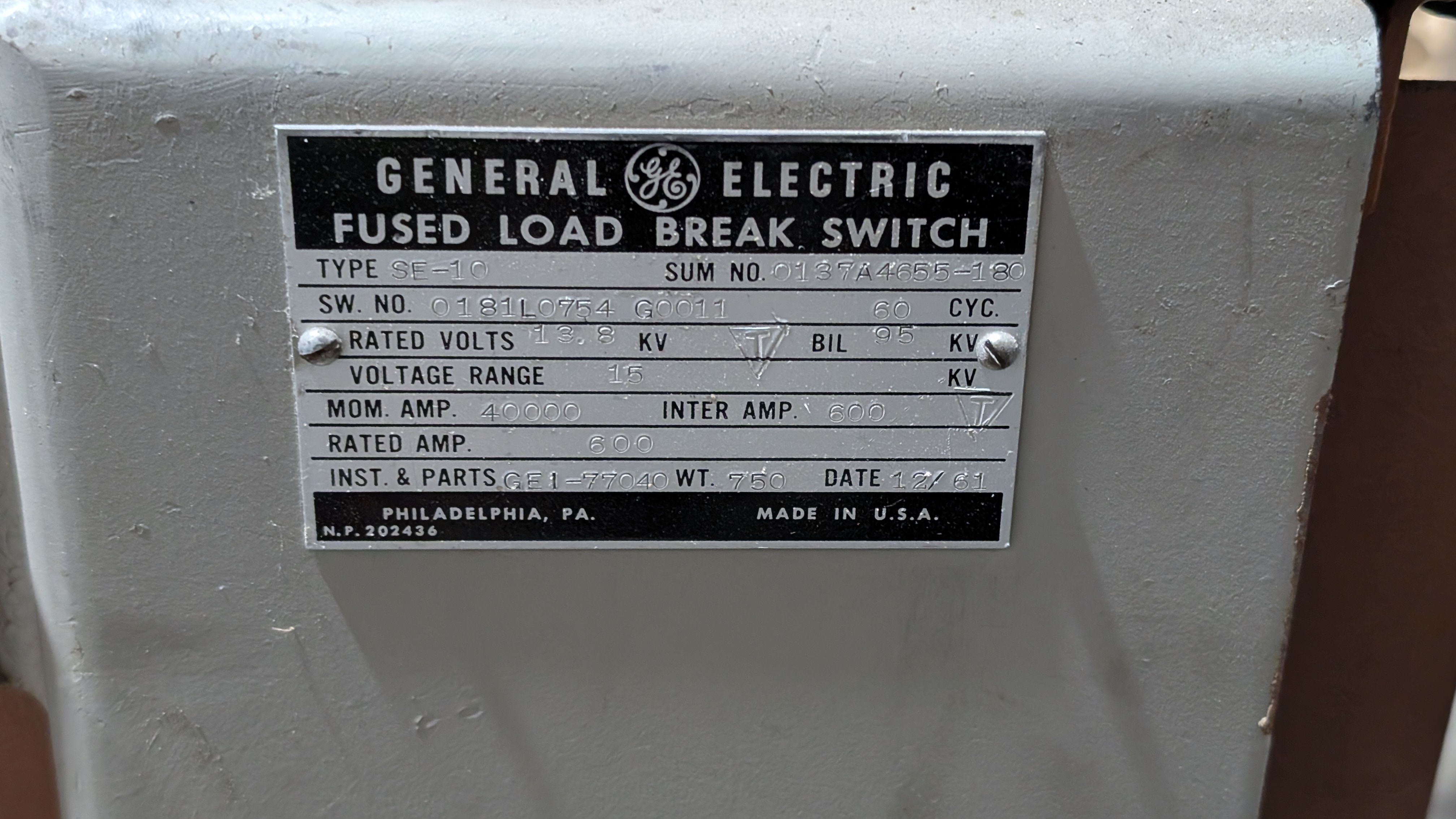 fused load break switch type SE-10 13.8kV 600A, photo 2 of 6