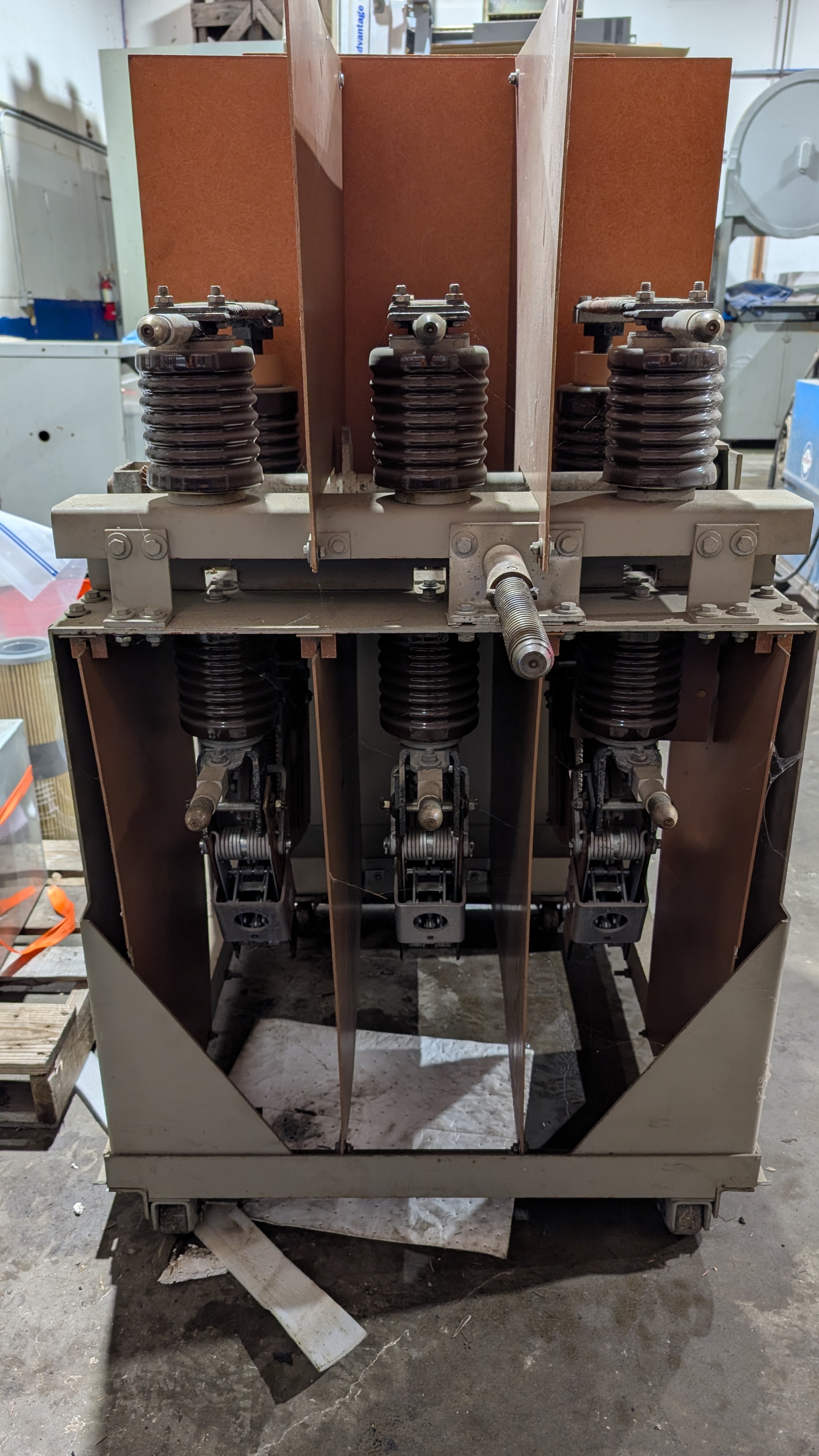 fused load break switch type SE-10 13.8kV 600A, photo 6 of 6